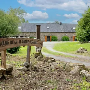 Hébergement de vacances Domaine De La Blanche Hermine, Plounerin